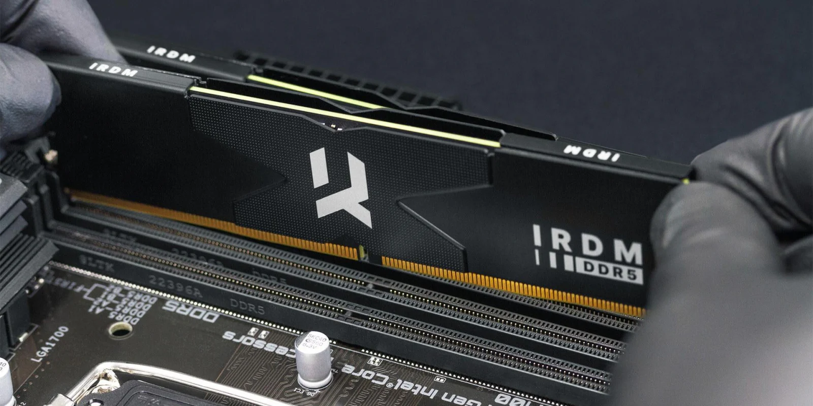 GOODRAM IRDM 32GB (2x16GB) DDR5-7200 CL34 Kit de memorie negru — Fotografia 5 din 5