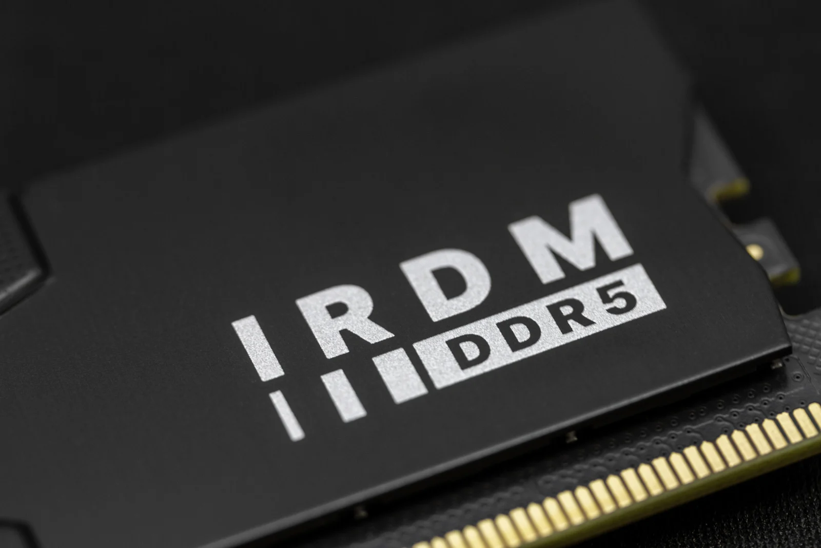 GOODRAM IRDM 32GB (2x16GB) DDR5-8000 CL36 Kit de memorie negru