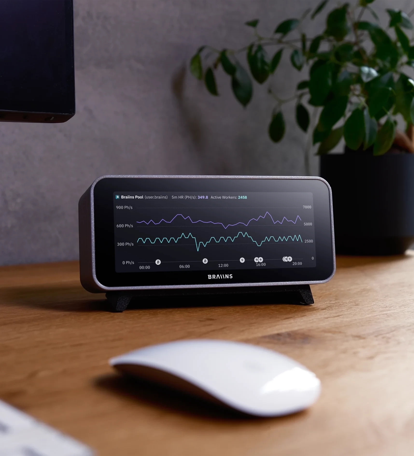 Braiins Deck – Real-Time Crypto & Mining Signal Display | To